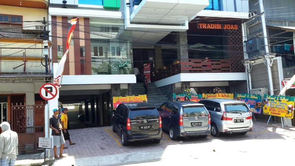 Biz Hotel City Center Ambon Extérieur photo