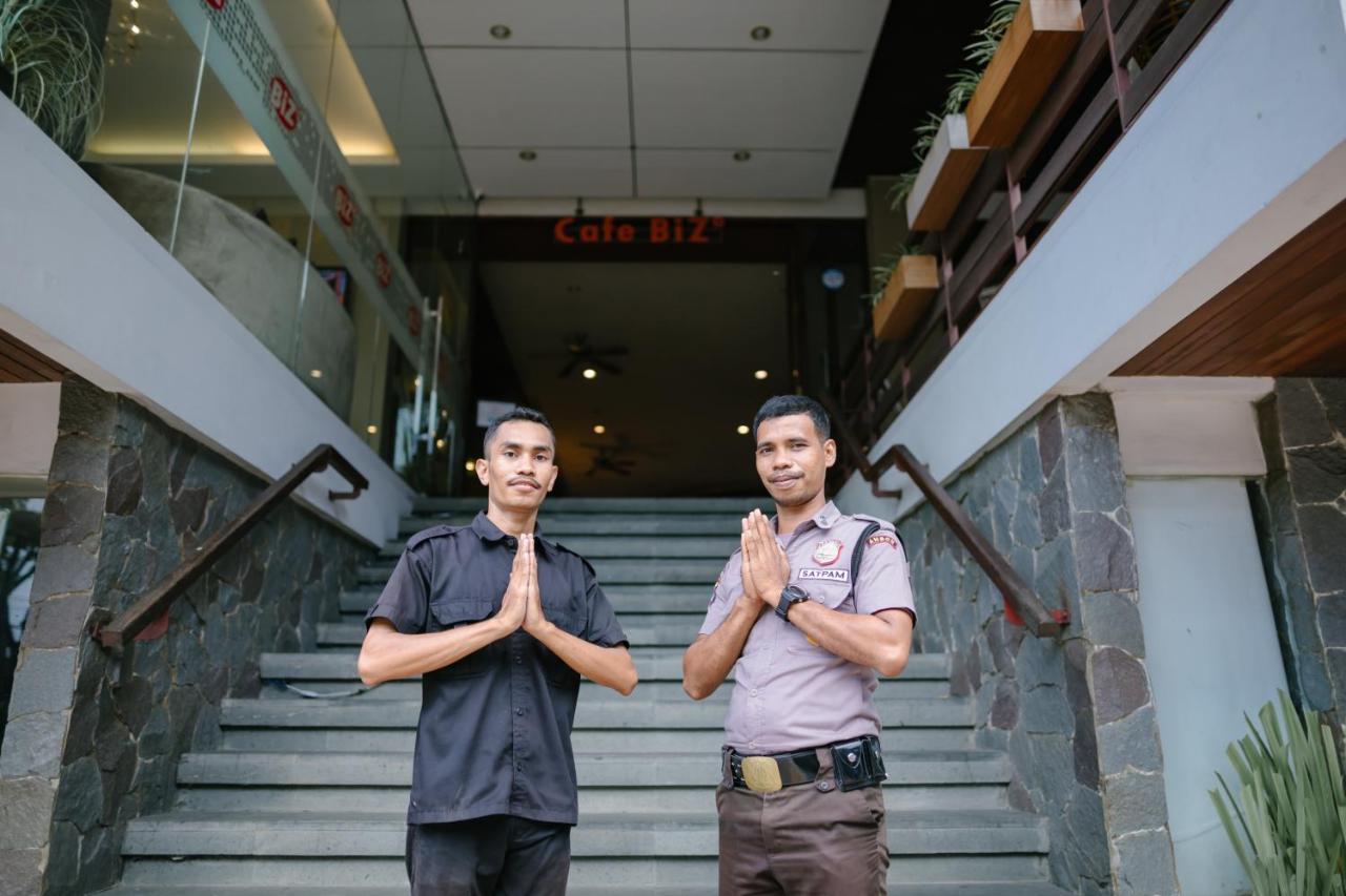 Biz Hotel City Center Ambon Extérieur photo