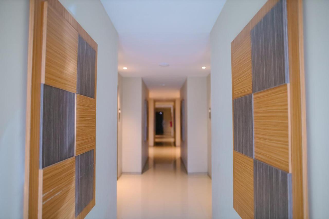 Biz Hotel City Center Ambon Extérieur photo
