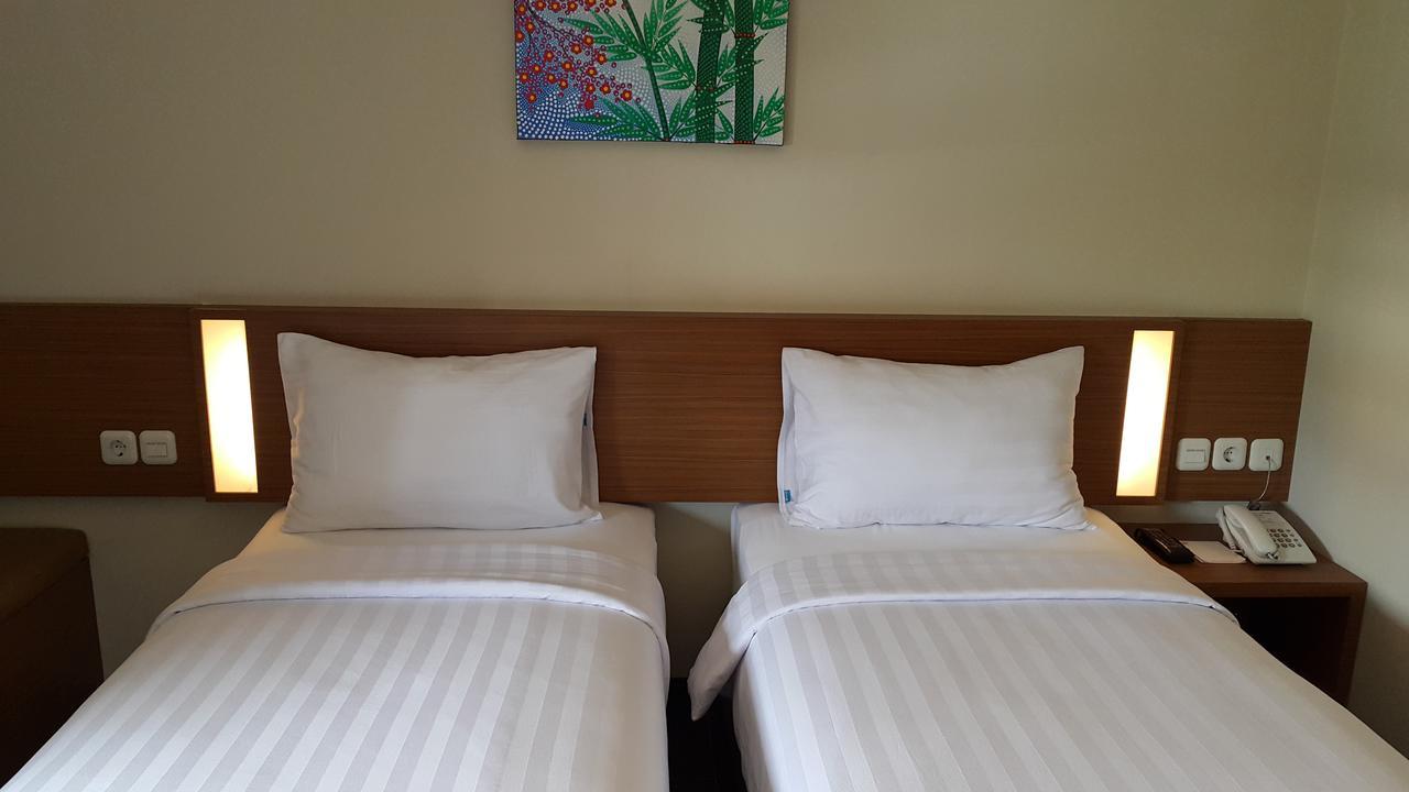 Biz Hotel City Center Ambon Extérieur photo