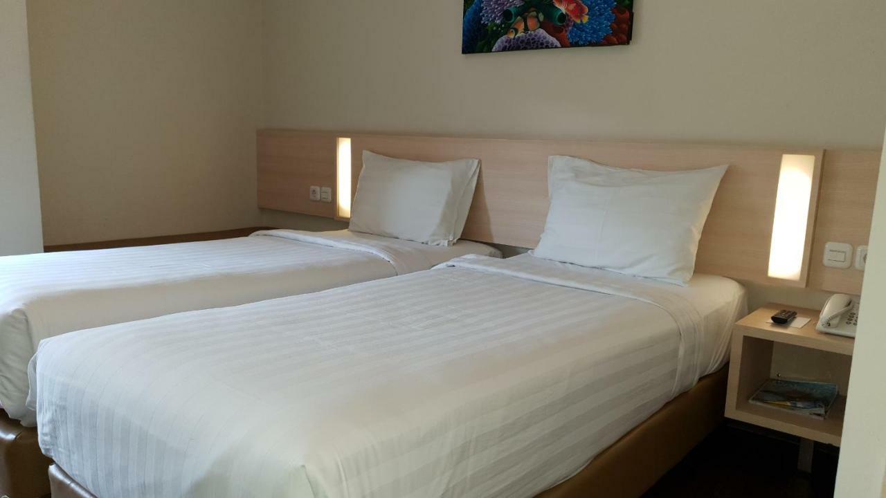 Biz Hotel City Center Ambon Extérieur photo